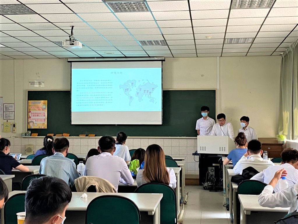 1090513專題報告4